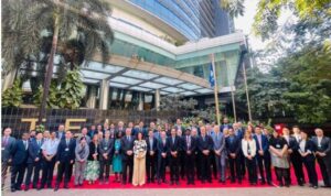 17Dec-Issue-Lighthouse