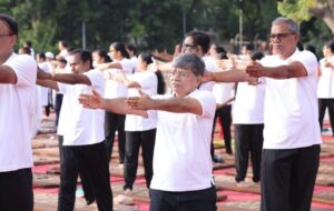21 June-Yoga-DPA